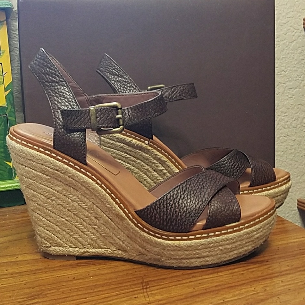 HIVE & HONEY Woman's Wedge Platform Sandals